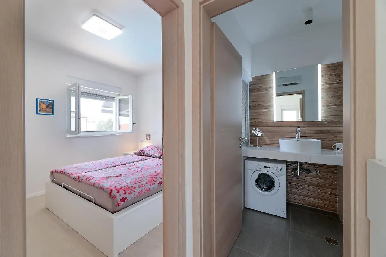 Apartment Alan 2 Vrsi